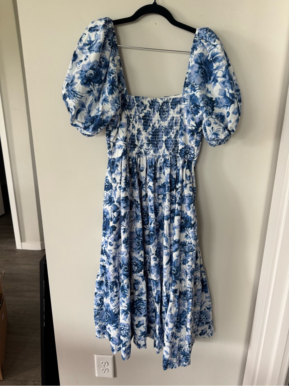 Abercrombie & Fitch Blue Floral Puff-Sleeve Midi Dress - Picture 4 of 4